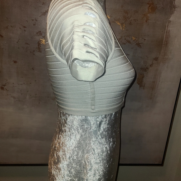 Herve Leger White Cap Sleeve Cut-Out Crop Top - Picture 6 of 12